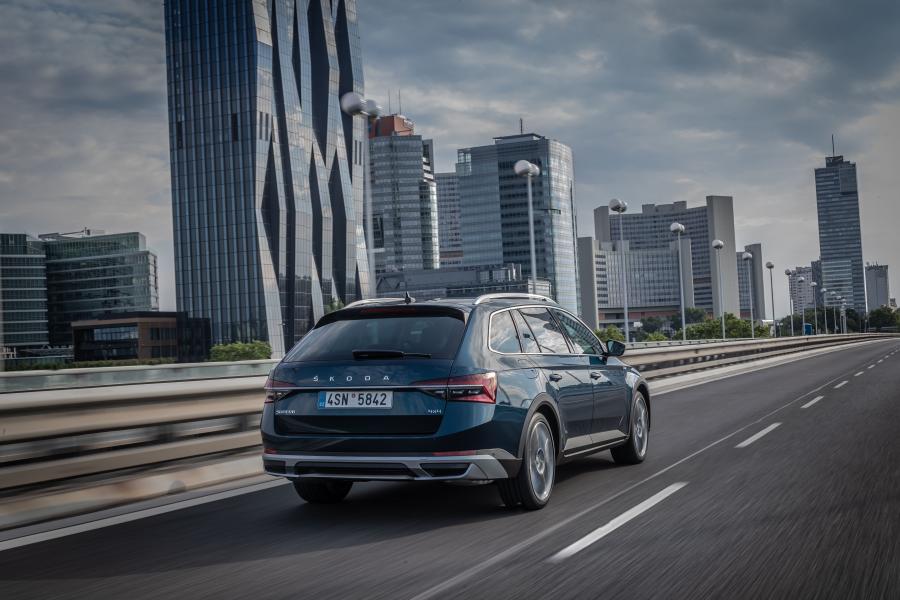  Skoda Superb Scout 2019 года  (WW) (фото 15 из 72)